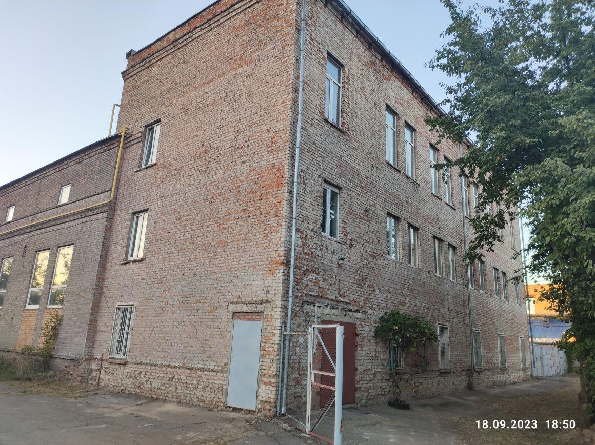 ПЛОЩА - 1211 м², ЦІНА - 350 000 $
, Замостянський