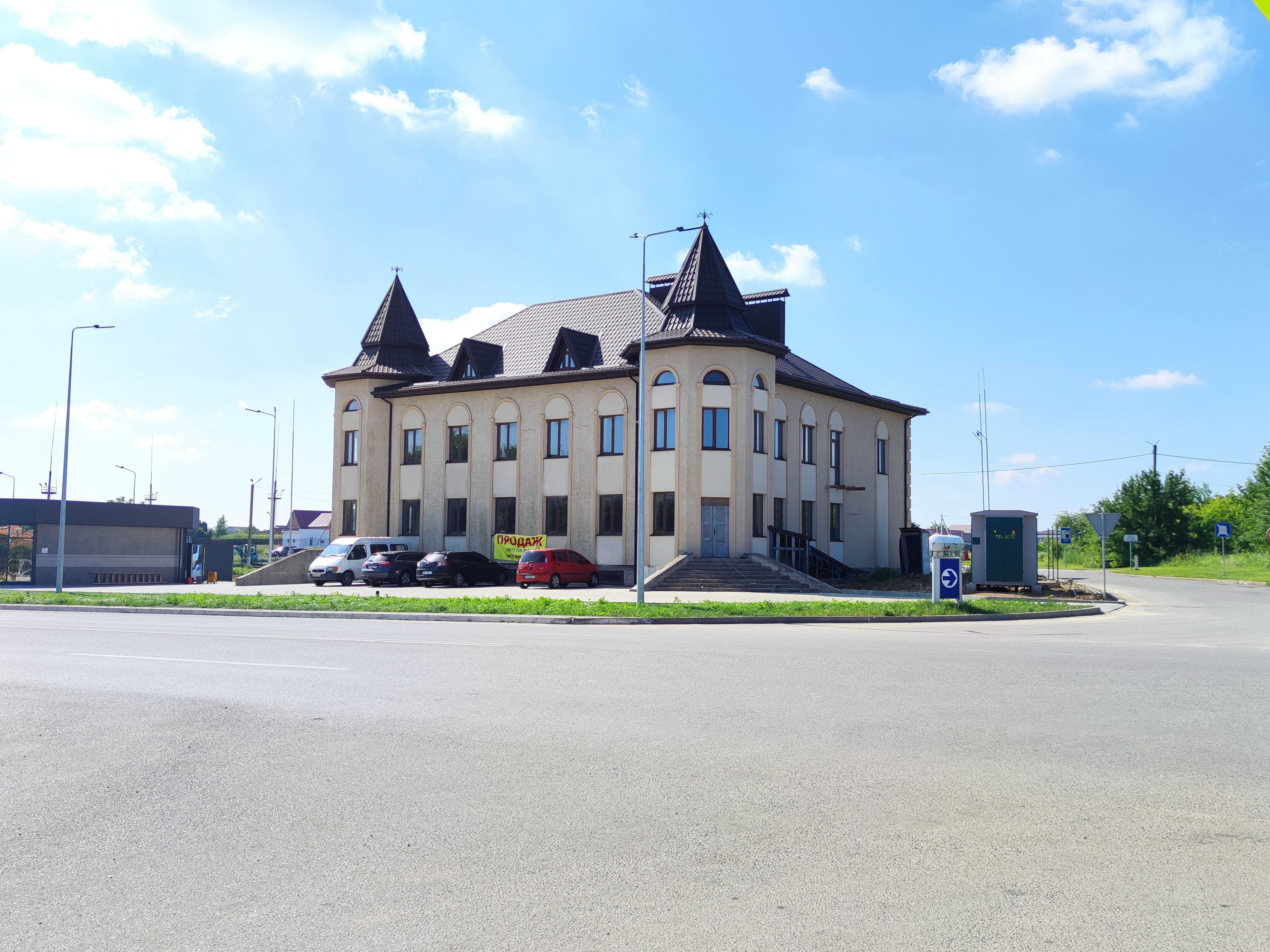 ПЛОЩА - 1200 м², ЦІНА - 304 000 $
