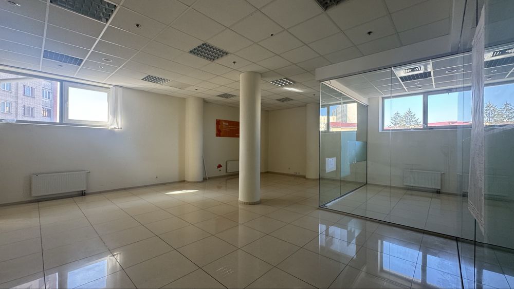 ПЛОЩА - 92 м², ЦІНА - 555 $
, Ленінський