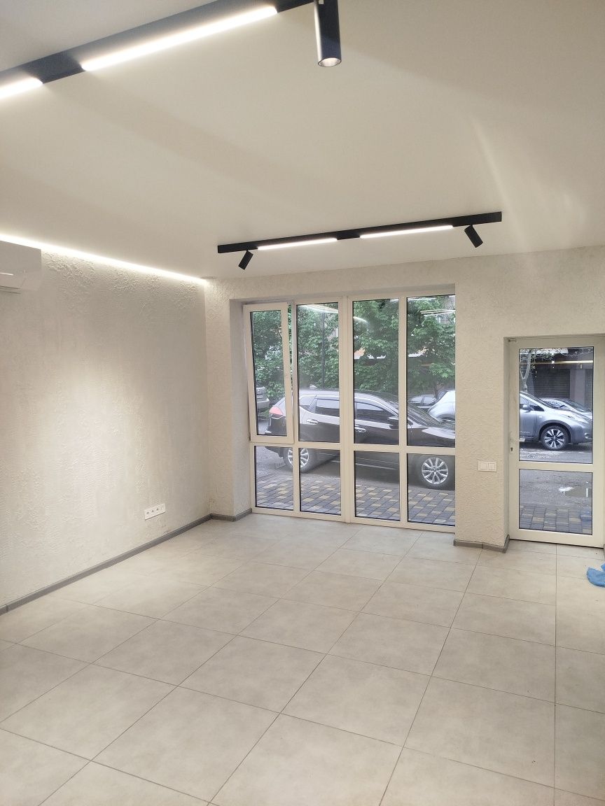 ПЛОЩА - 70 м², ЦІНА - 600 $
, Замостянський