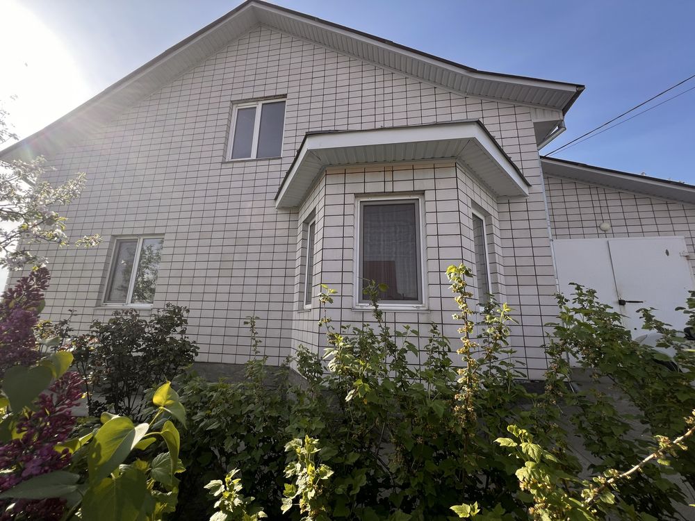 3 КІМ. БУДИНОК, ПЛОЩА - 190 м², ЦІНА - 75 000 $
