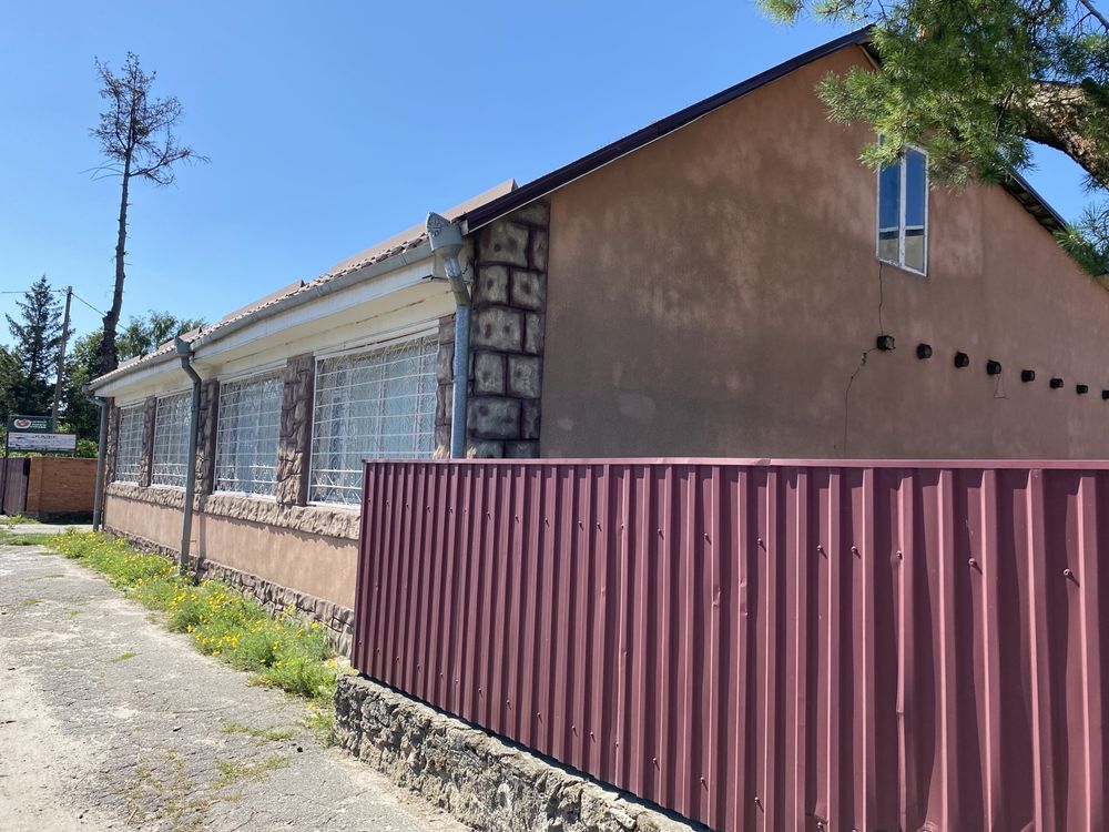 ПЛОЩА - 131 м², ЦІНА - 67 $
