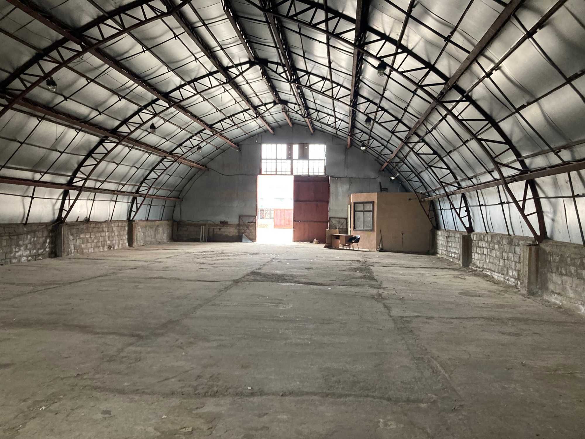 ПЛОЩА - 450 м², ЦІНА - 760 $
, Замостянський