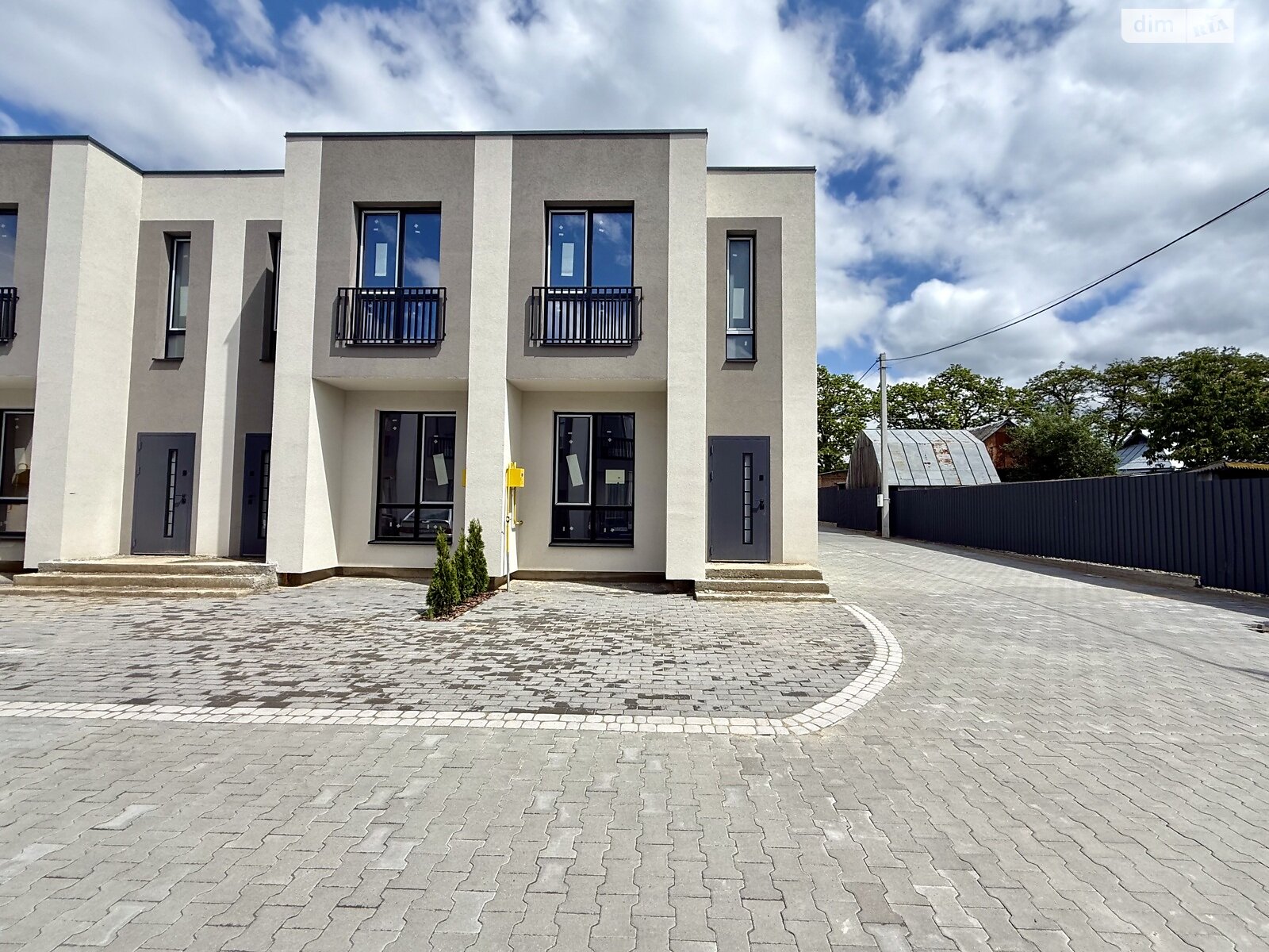 3 КІМ. БУДИНОК, ПЛОЩА - 115 м², ЦІНА - 67 000 $

