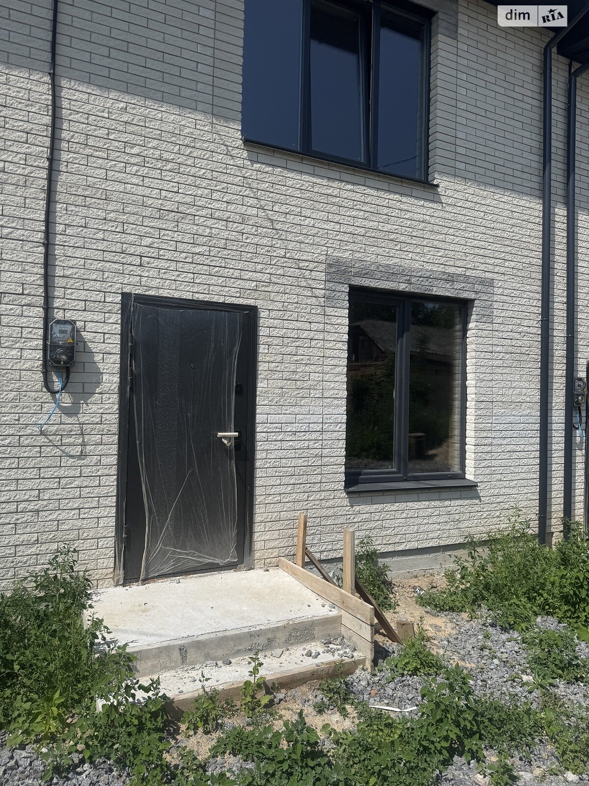 1 КІМ. ТАУНХАУС, ПЛОЩА - 55 м², ЦІНА - 27 000 $
, вул. Бучми