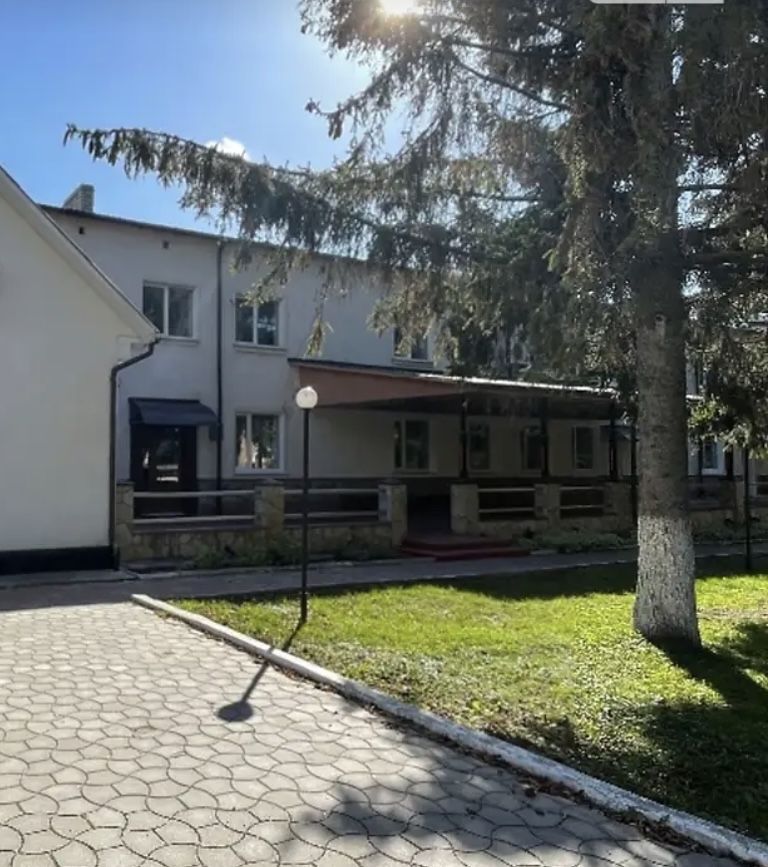 ПЛОЩА - 1400 м², ЦІНА - 250 $
, Староміський