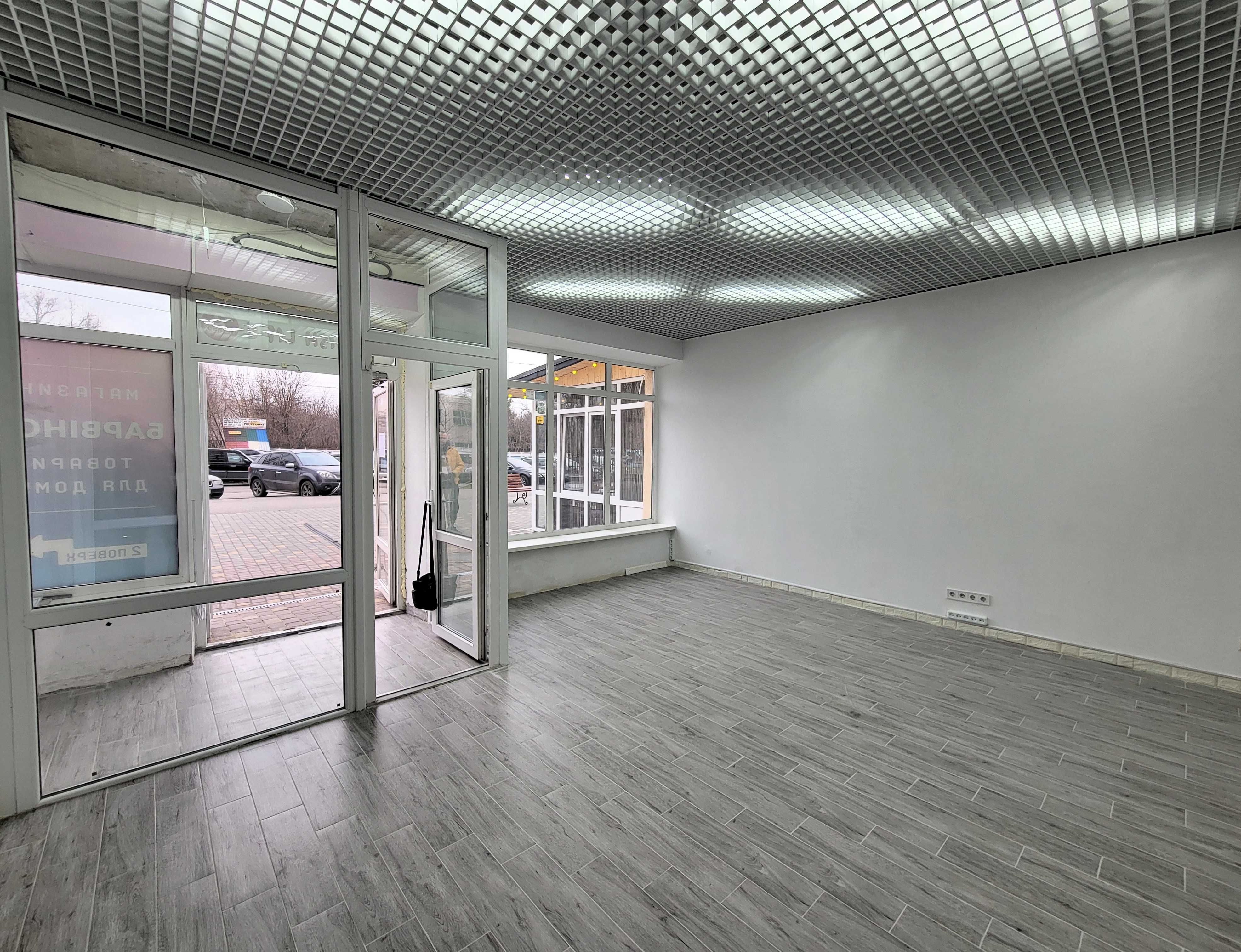 ПЛОЩА - 38 м², ЦІНА - 650 $
, Замостянський