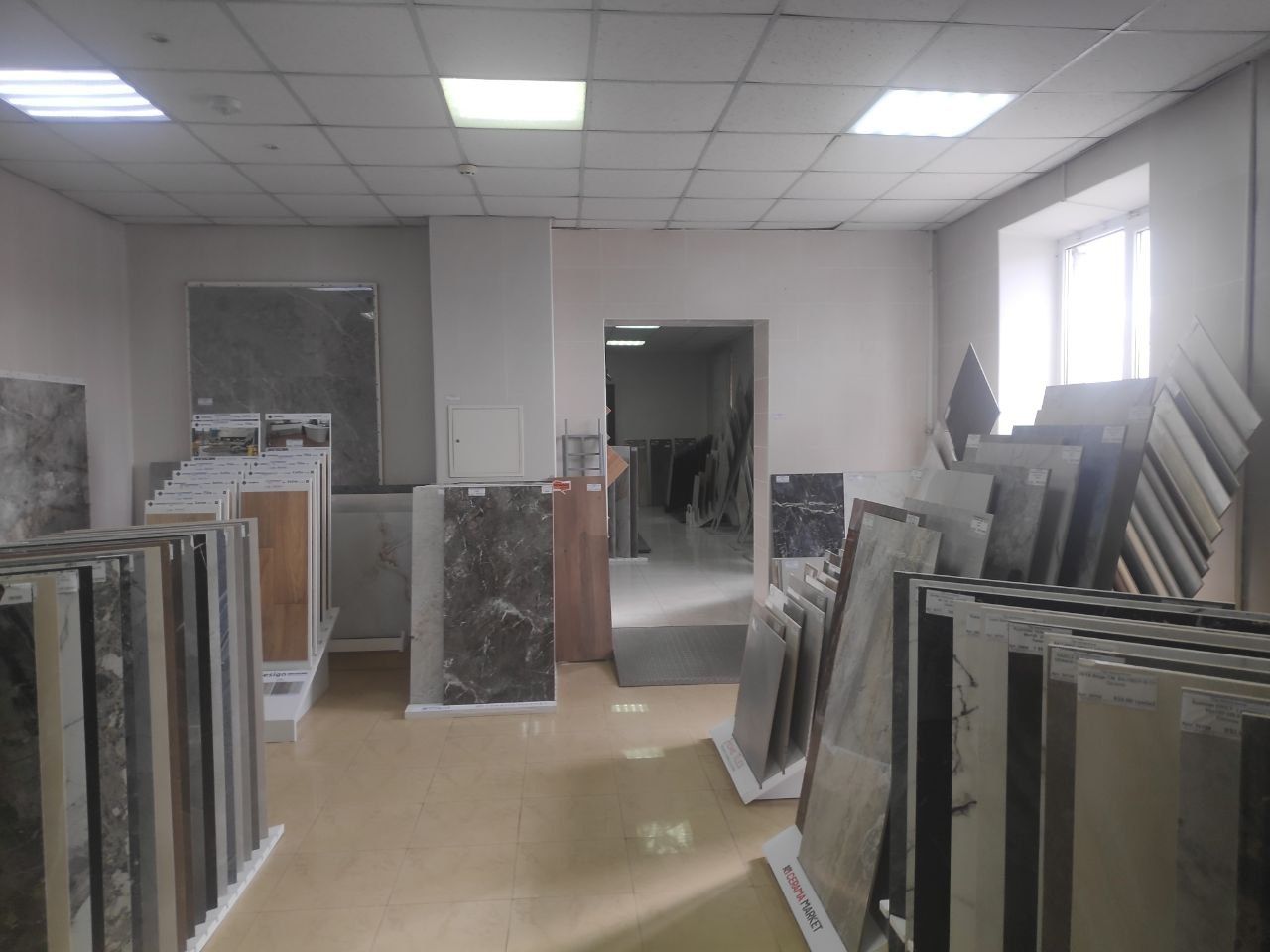 ПЛОЩА - 145 м², ЦІНА - 1 207 $
, Замостянський
