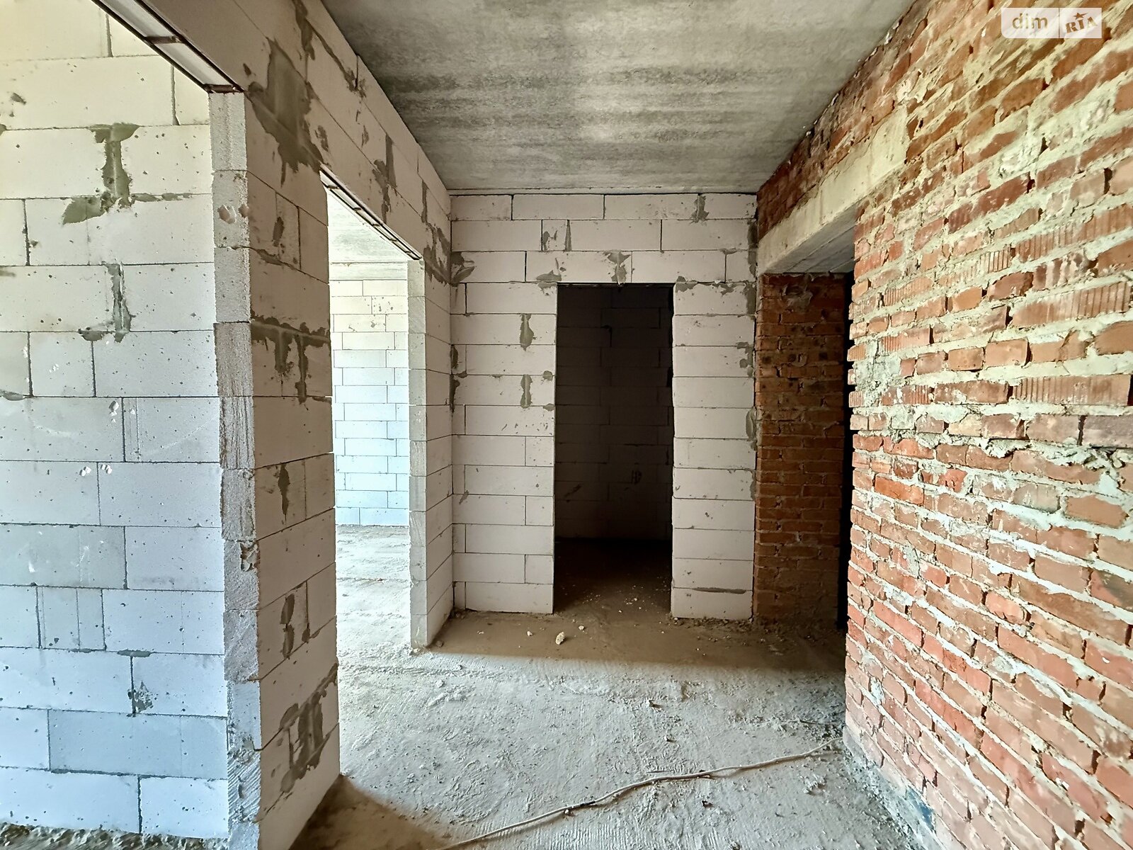 Обʼєкт нерухомості: 1 КІМ. КВАРТИРА, ПЛОЩА - 42 м², ЦІНА - 28 000 $
, вул. Озерна — HUBTRUST, Вінниця