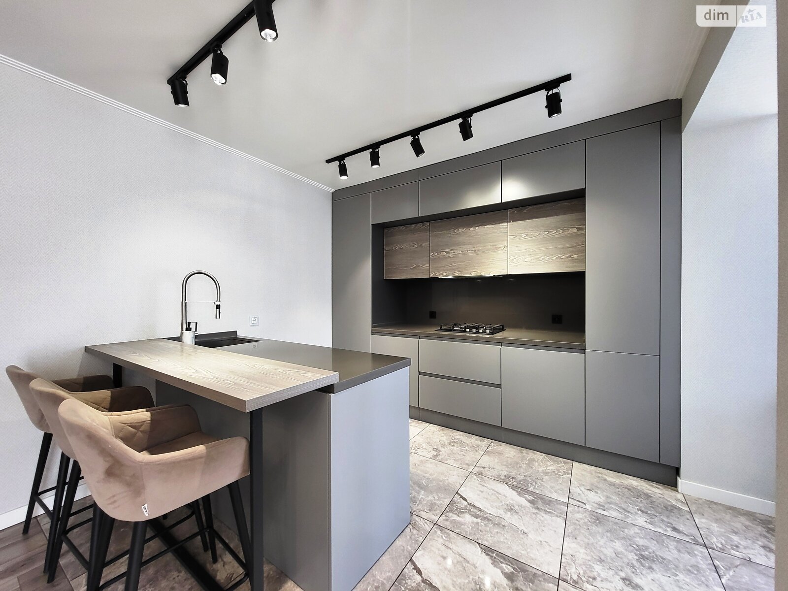 Обʼєкт нерухомості: 3 КІМ. КВАРТИРА, ПЛОЩА - 120 м², ЦІНА - 179 000 $
, вул. В'ячеслава Чорновола — HUBTRUST, Вінниця