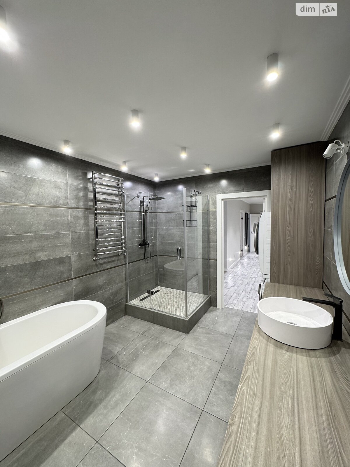 Обʼєкт нерухомості: 3 КІМ. КВАРТИРА, ПЛОЩА - 120 м², ЦІНА - 179 000 $
, вул. В'ячеслава Чорновола — HUBTRUST, Вінниця