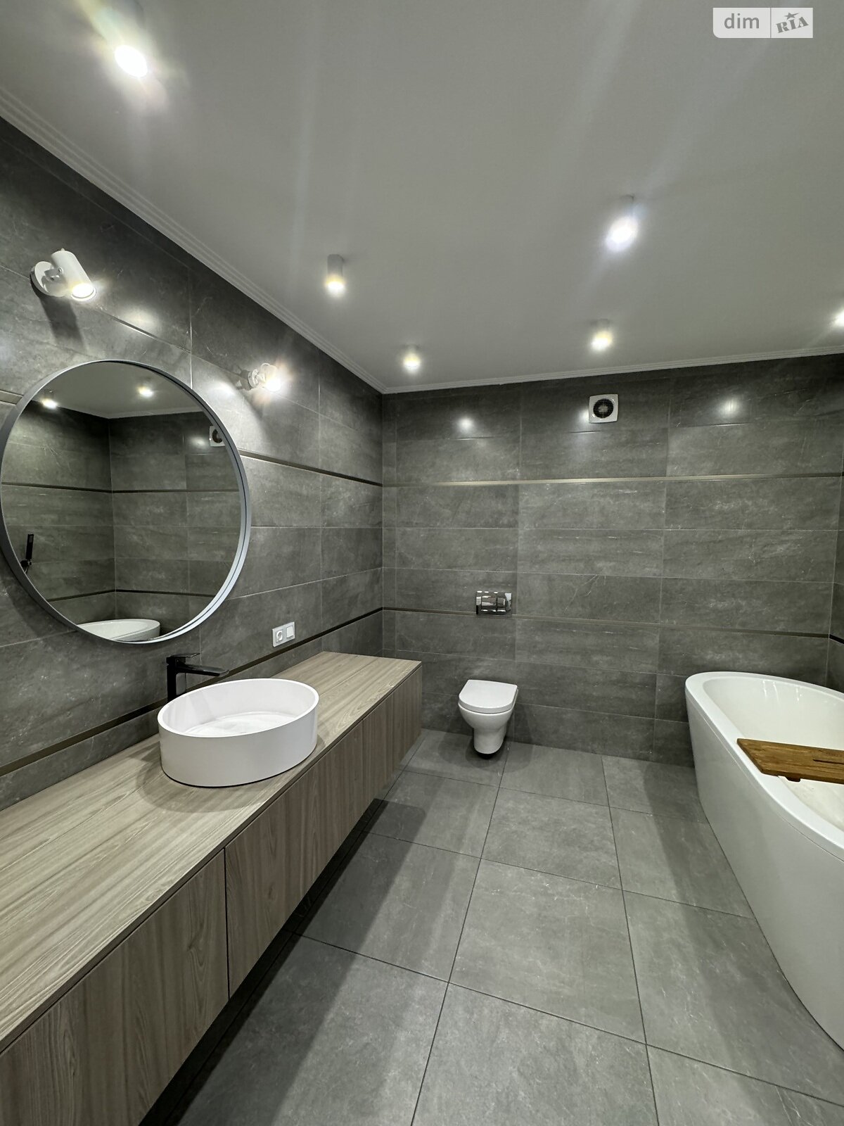 Обʼєкт нерухомості: 3 КІМ. КВАРТИРА, ПЛОЩА - 120 м², ЦІНА - 179 000 $
, вул. В'ячеслава Чорновола — HUBTRUST, Вінниця