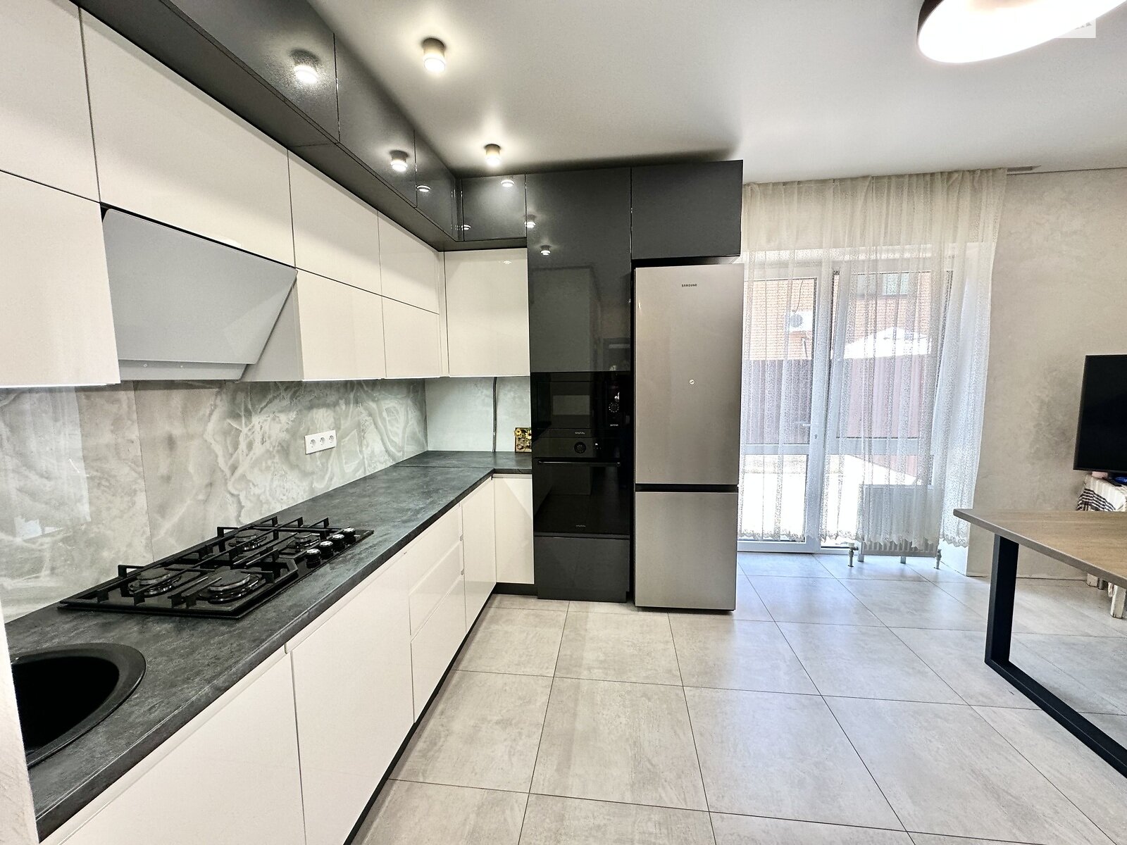3 КІМ. БУДИНОК, ПЛОЩА - 91 м², ЦІНА - 115 000 $
