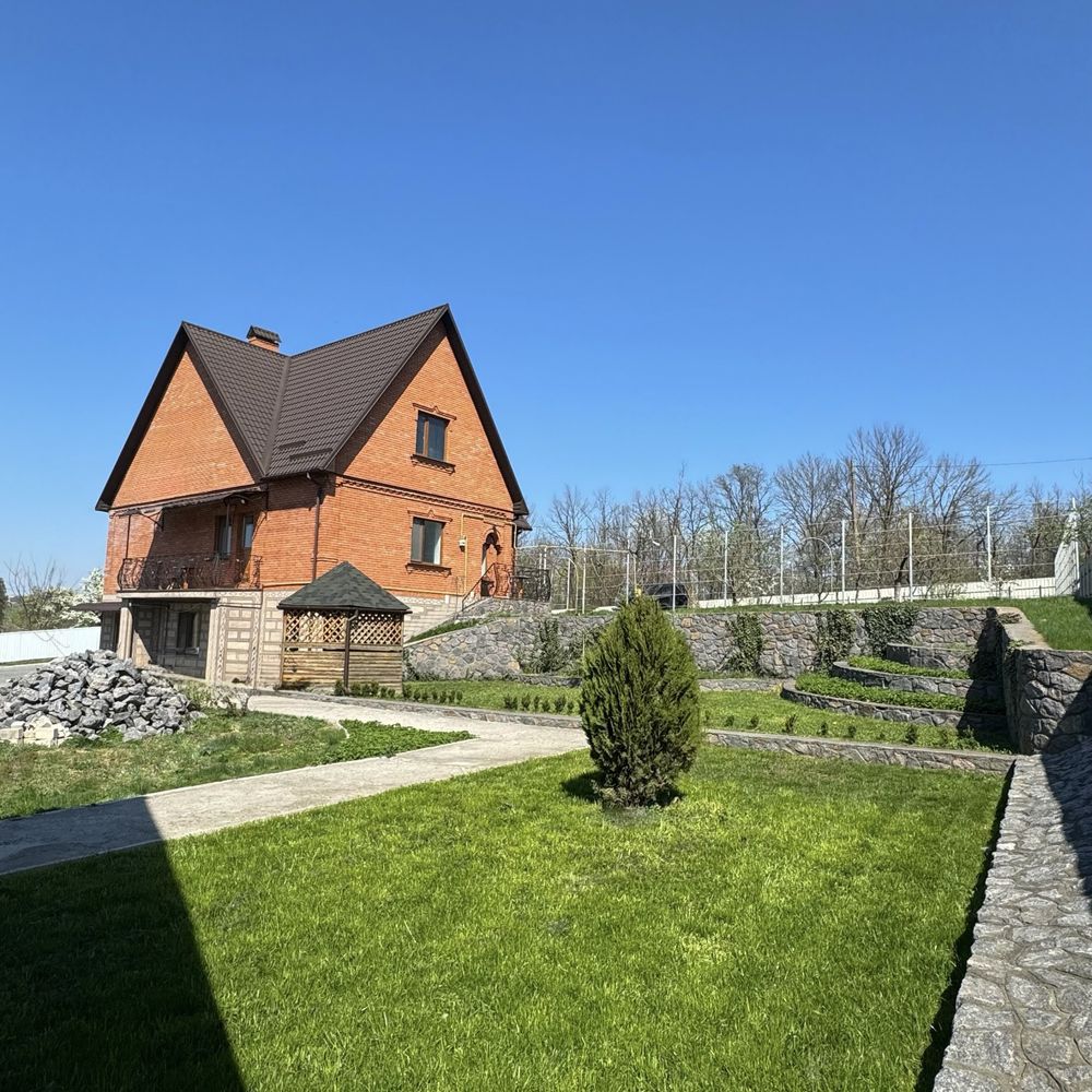 8 КІМ. БУДИНОК, ПЛОЩА - 330 м², ЦІНА - 250 000 $
