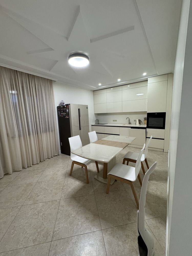 Обʼєкт нерухомості: 8 КІМ. БУДИНОК, ПЛОЩА - 330 м², ЦІНА - 250 000 $
 — HUBTRUST, Вінниця