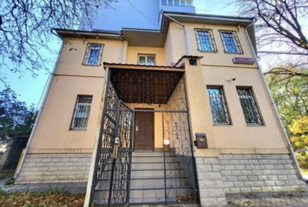 ПЛОЩА - 126 м², ЦІНА - 110 000 $
, Замостянський