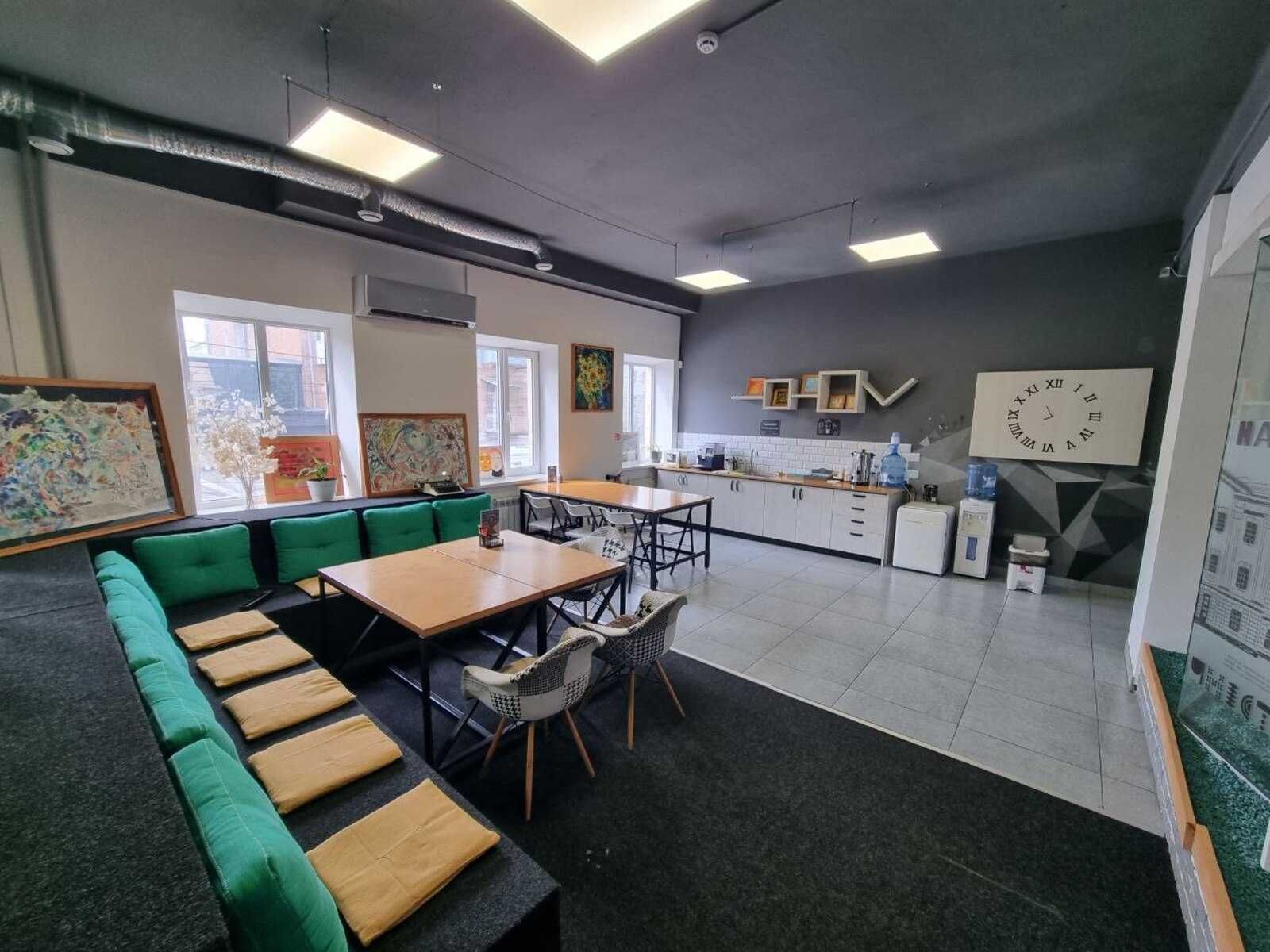 ПЛОЩА - 150 м², ЦІНА - 2 406 $
, Ленінський