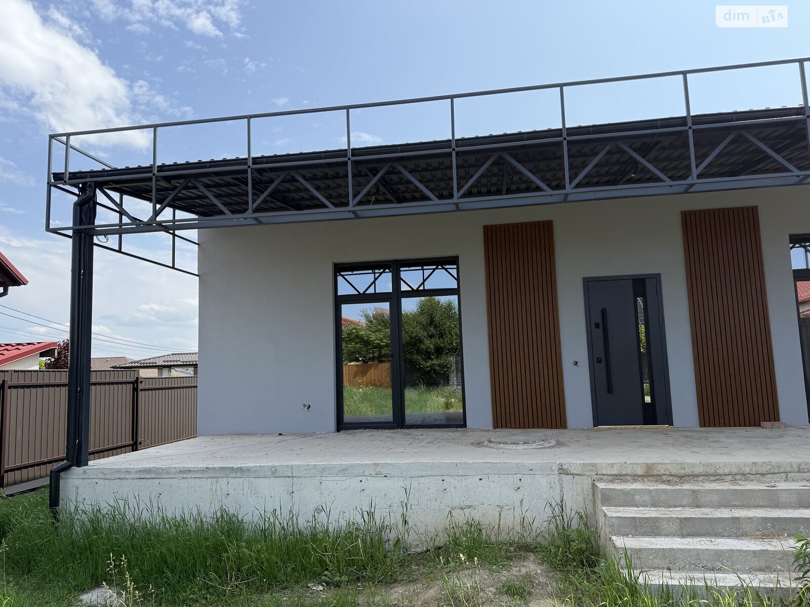 4 КІМ. БУДИНОК, ПЛОЩА - 135 м², ЦІНА - 150 000 $
