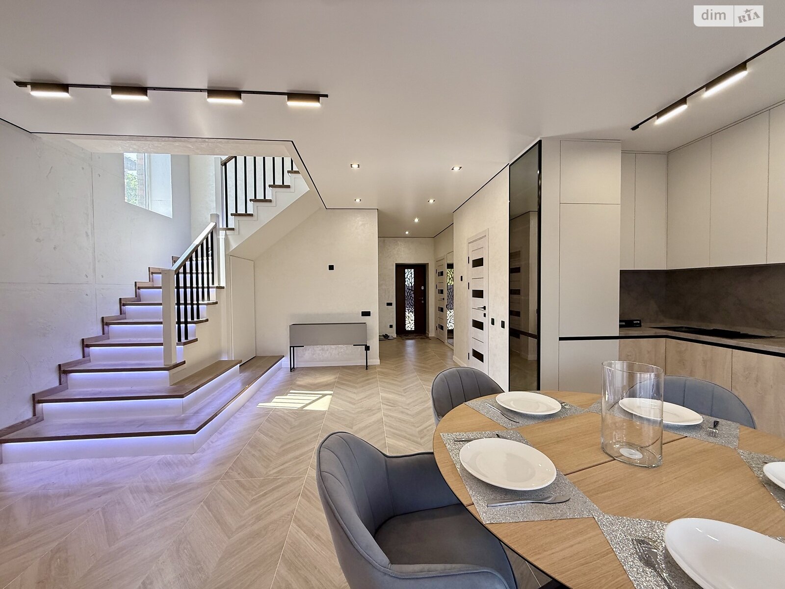 4 КІМ. БУДИНОК, ПЛОЩА - 120 м², ЦІНА - 152 000 $
, вул. Юзвинська