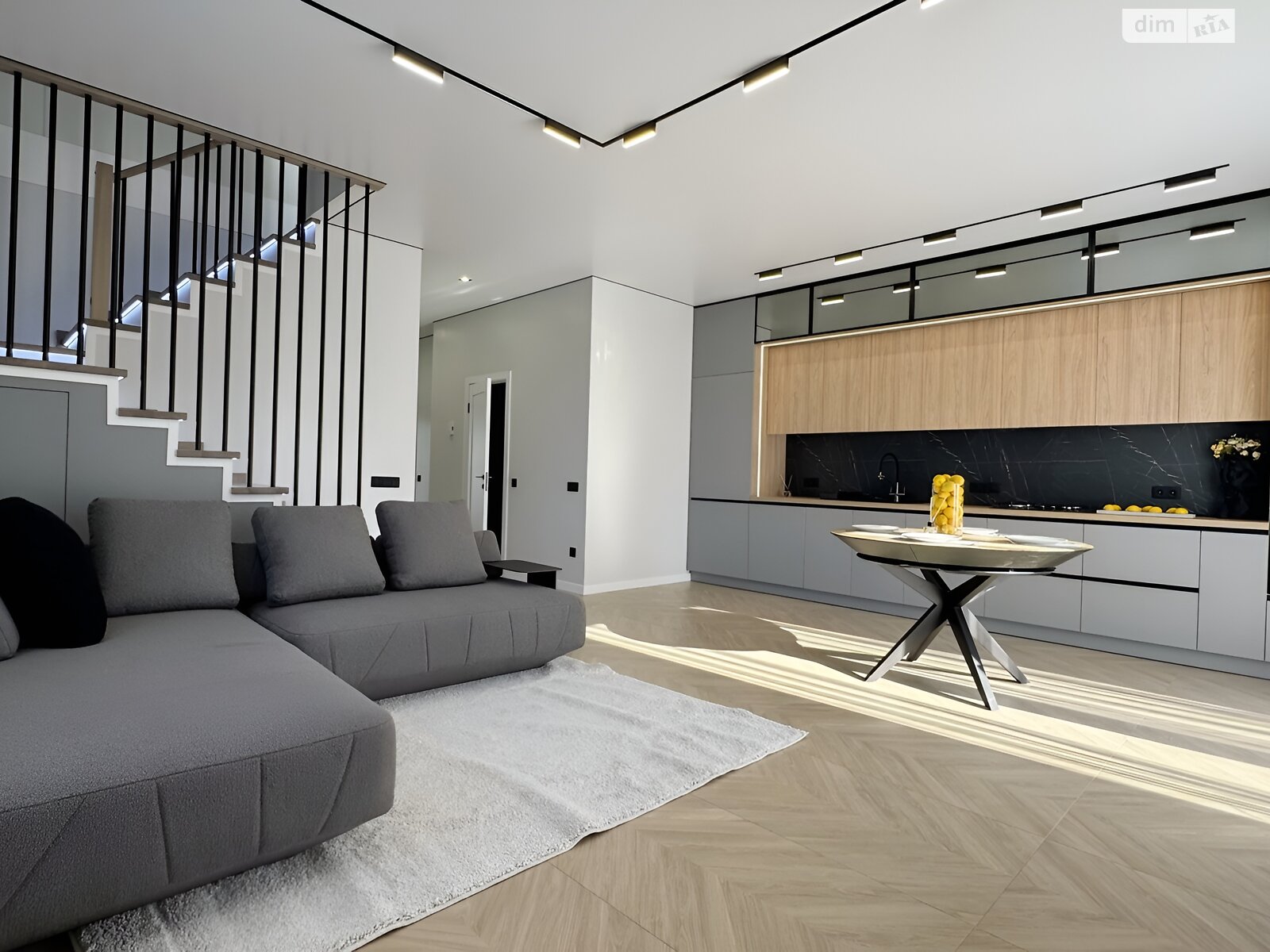 4 КІМ. БУДИНОК, ПЛОЩА - 125 м², ЦІНА - 170 000 $

