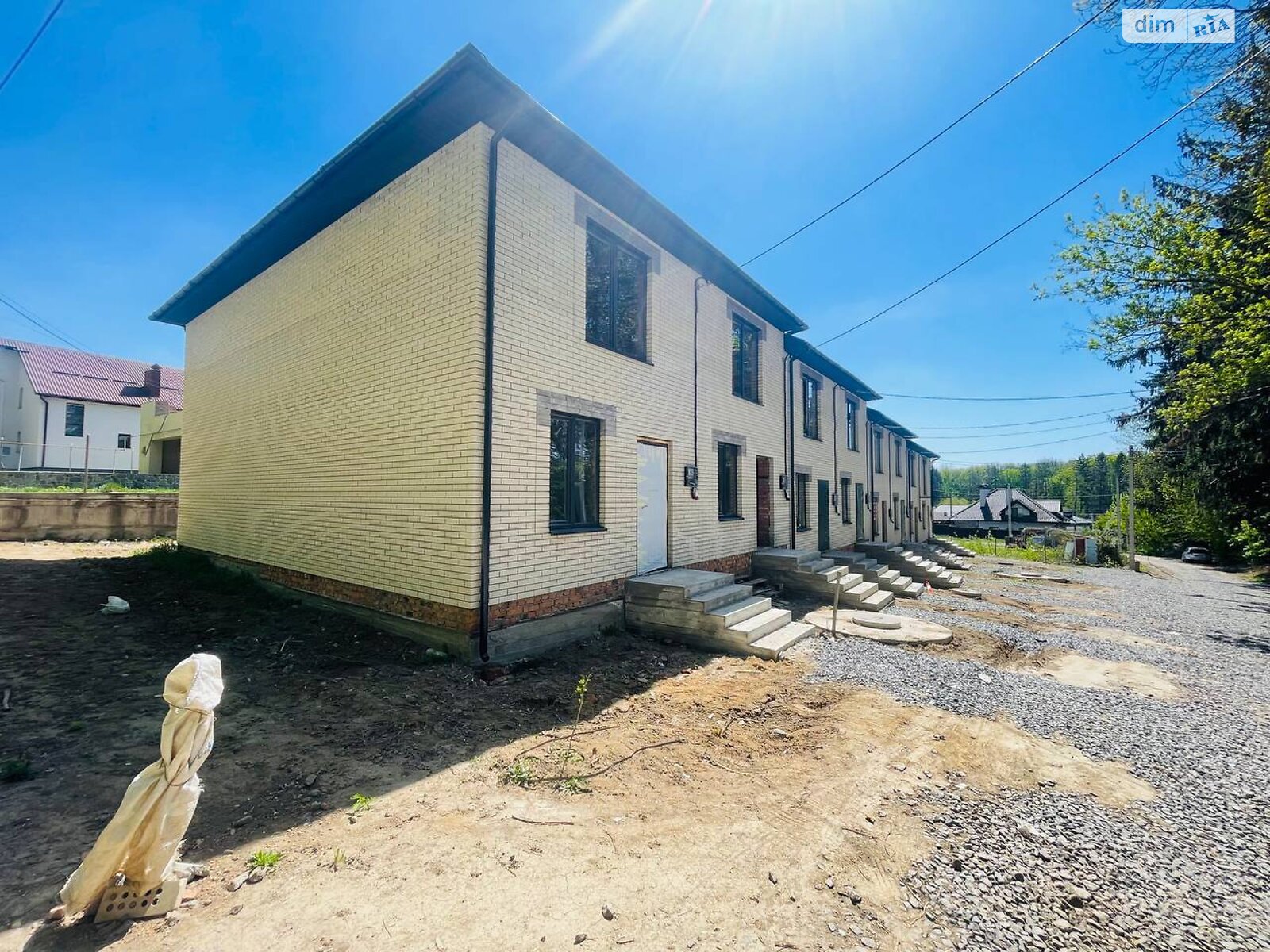 2 КІМ. ТАУНХАУС, ПЛОЩА - 85 м², ЦІНА - 43 000 $
