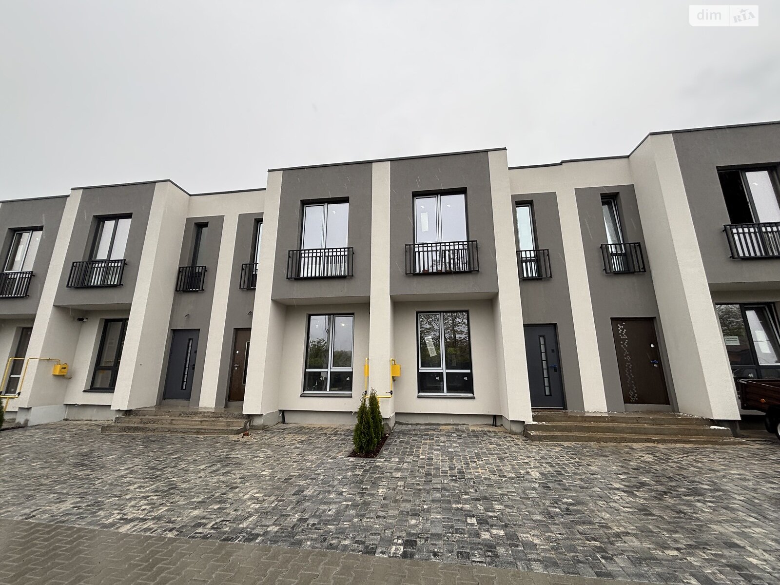 2 КІМ. ТАУНХАУС, ПЛОЩА - 73 м², ЦІНА - 55 000 $
