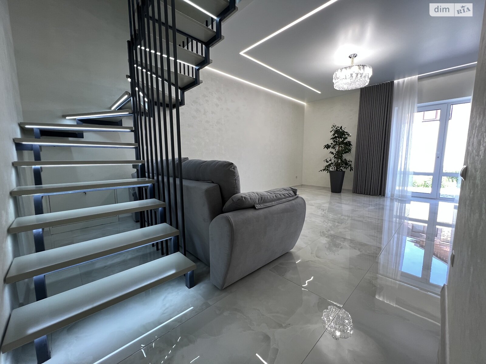 3 КІМ. ТАУНХАУС, ПЛОЩА - 104 м², ЦІНА - 124 990 $
