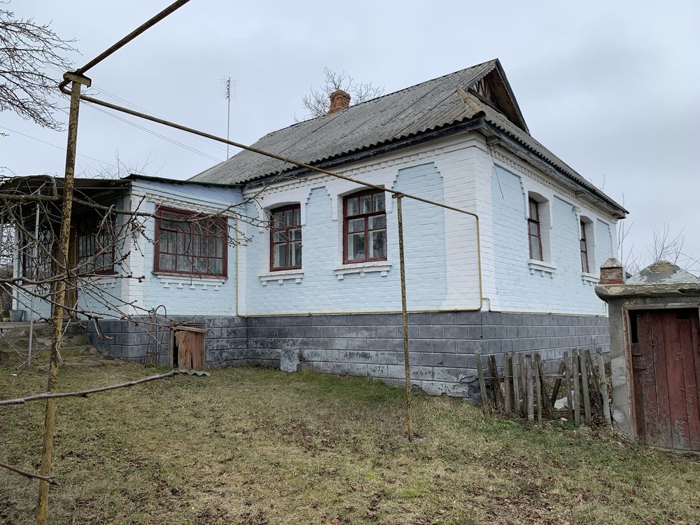 4 КІМ. БУДИНОК, ПЛОЩА - 1500 м², ЦІНА - 22 000 $
