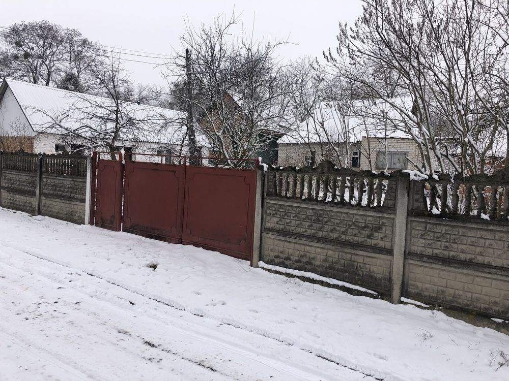 ПЛОЩА - 38 CОТ., ЦІНА - 20 500 $
