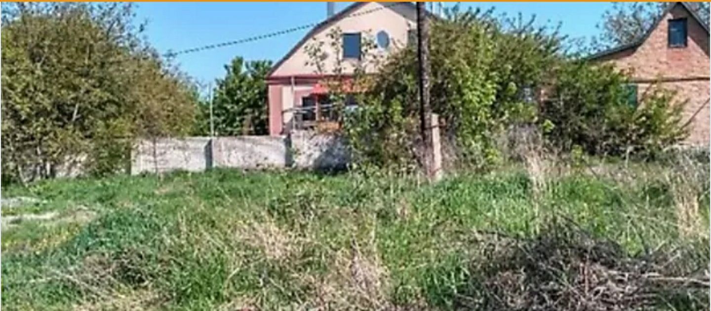 ПЛОЩА - 5.4 CОТ., ЦІНА - 25 500 $
, Староміський