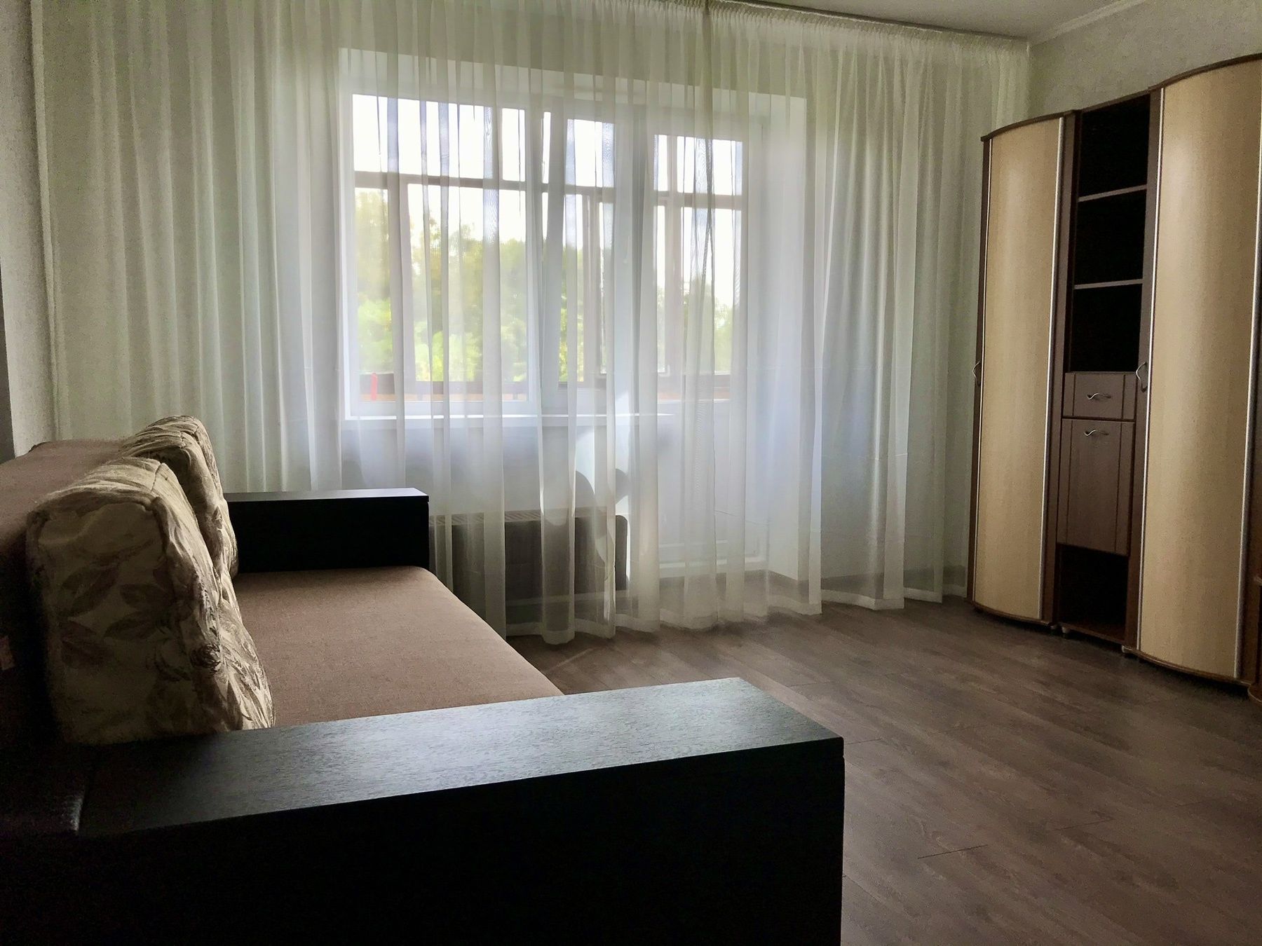 1 КІМ. КВАРТИРА, ПЛОЩА - 40 м², ЦІНА - 325 $
