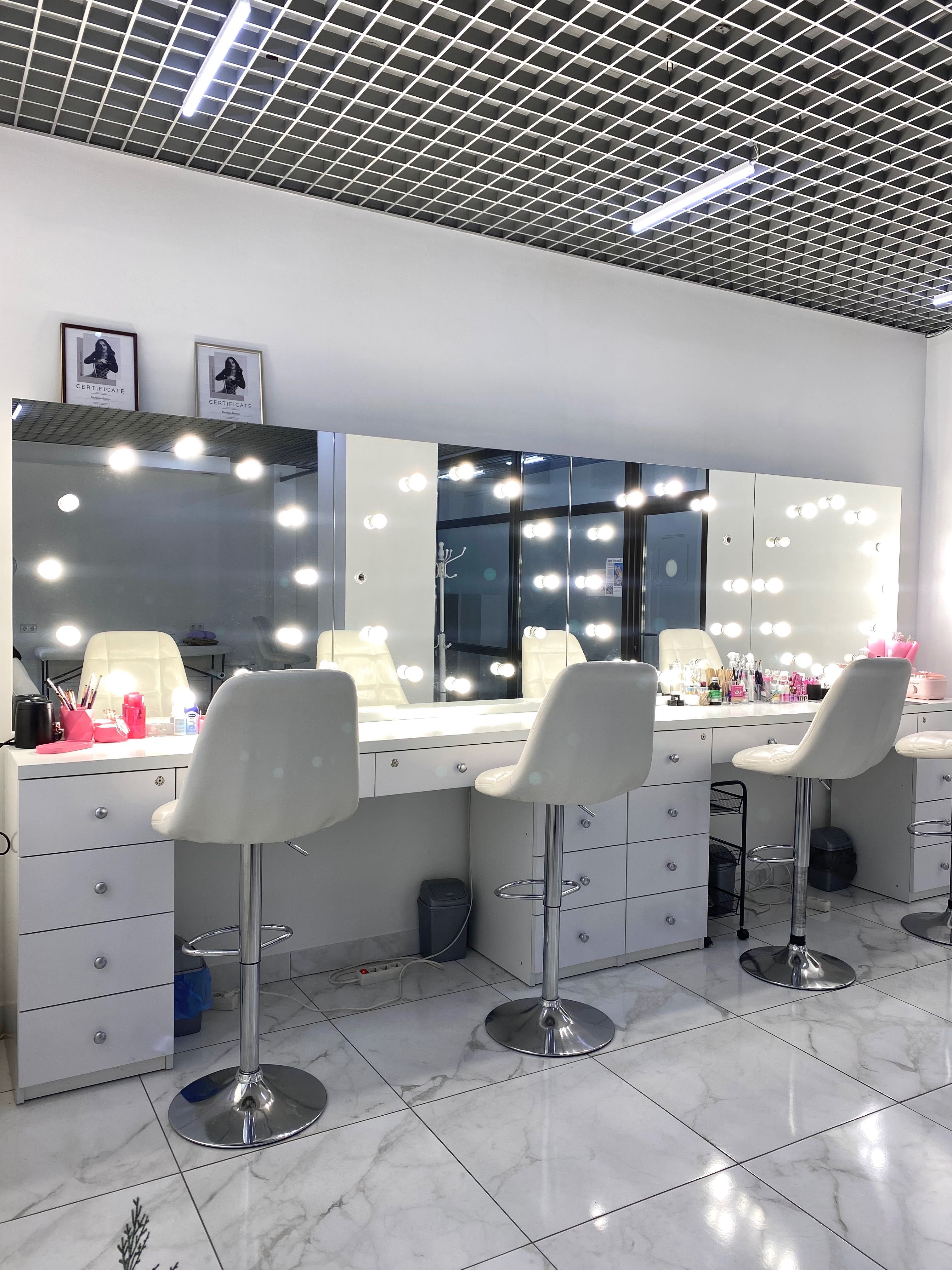 ПЛОЩА - 45 м², ЦІНА - 48 $
, Замостянський