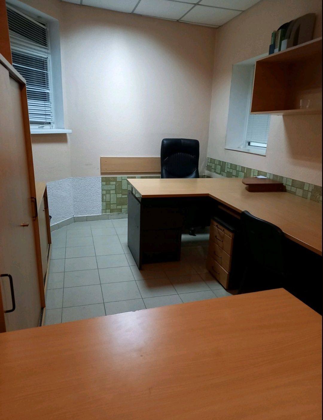 ПЛОЩА - 55 м², ЦІНА - 216 $
, Ленінський