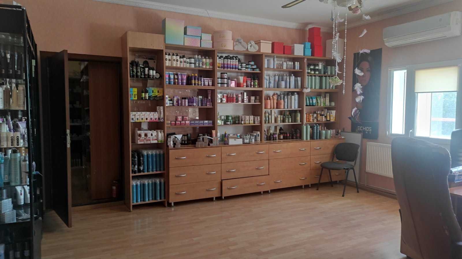 ПЛОЩА - 420 м², ЦІНА - 2 890 $
, Замостянський