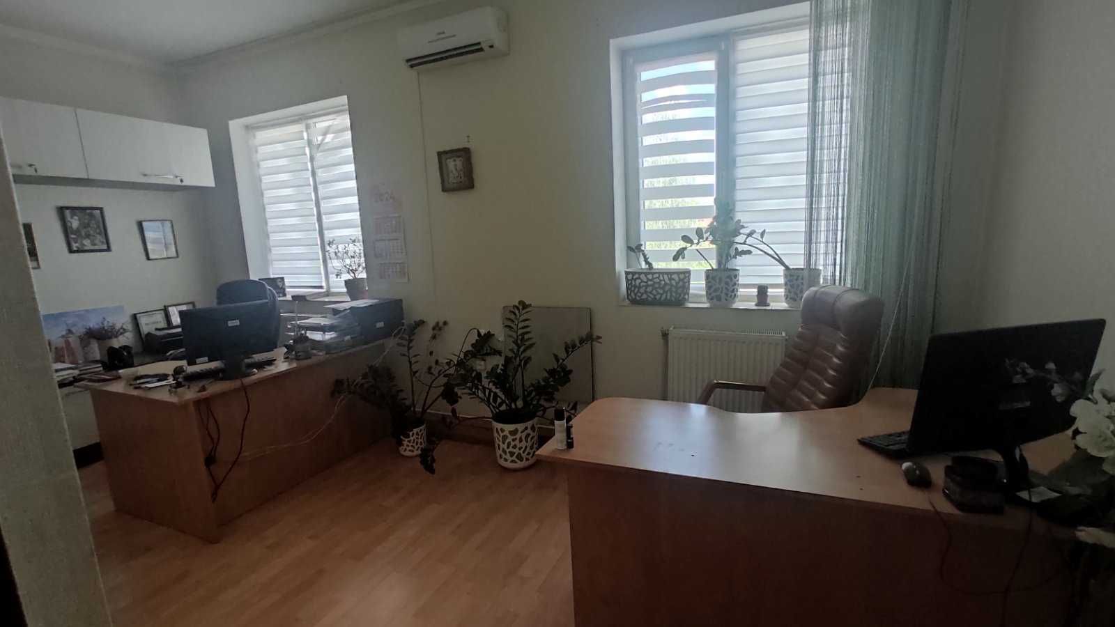 Обʼєкт нерухомості: ПЛОЩА - 420 м², ЦІНА - 2 890 $
, Замостянський — HUBTRUST, Вінниця