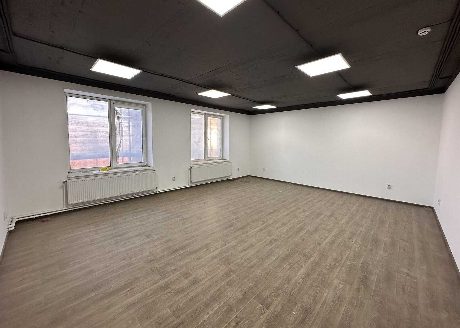 ПЛОЩА - 651 м², ЦІНА - 2 352 $
, Ленінський