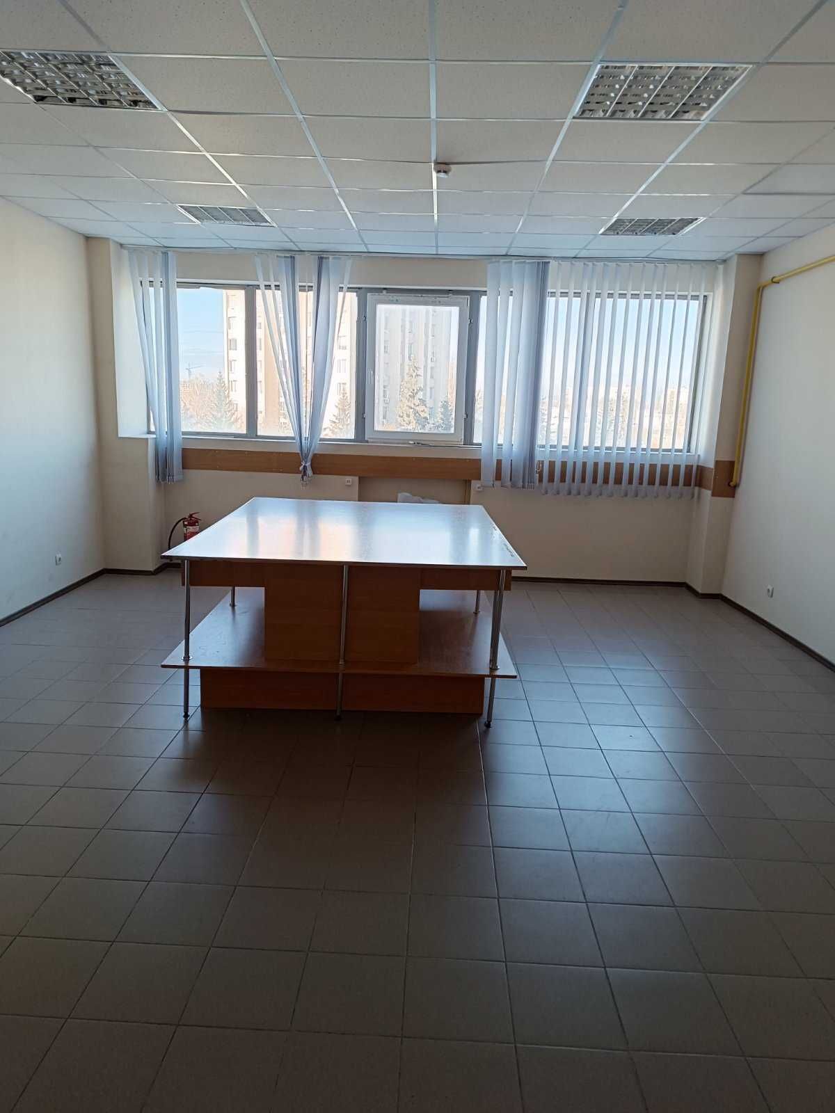 ПЛОЩА - 53 м², ЦІНА - 204 $
, Замостянський