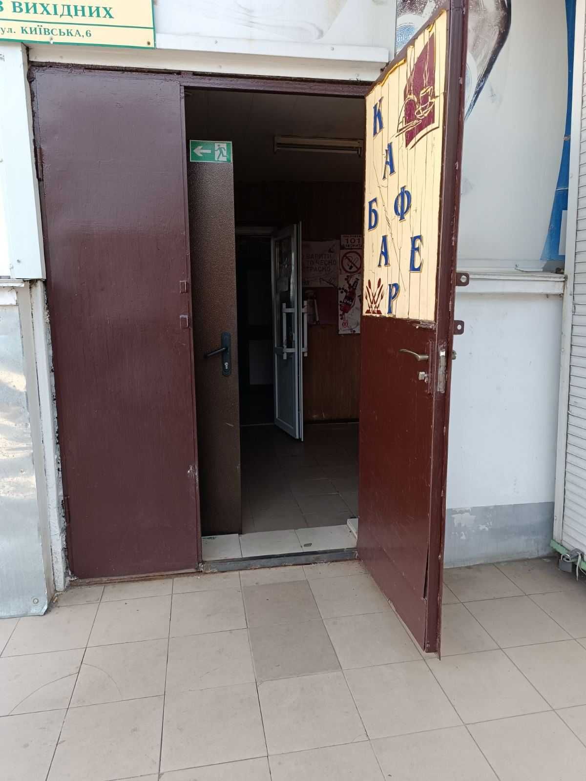 ПЛОЩА - 42 м², ЦІНА - 240 $
, Замостянський