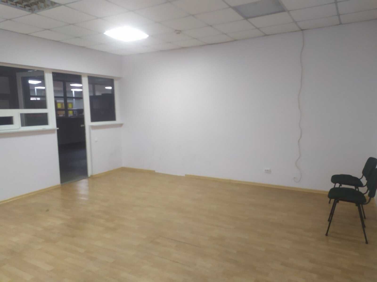 ПЛОЩА - 35 м², ЦІНА - 168 $
, Ленінський