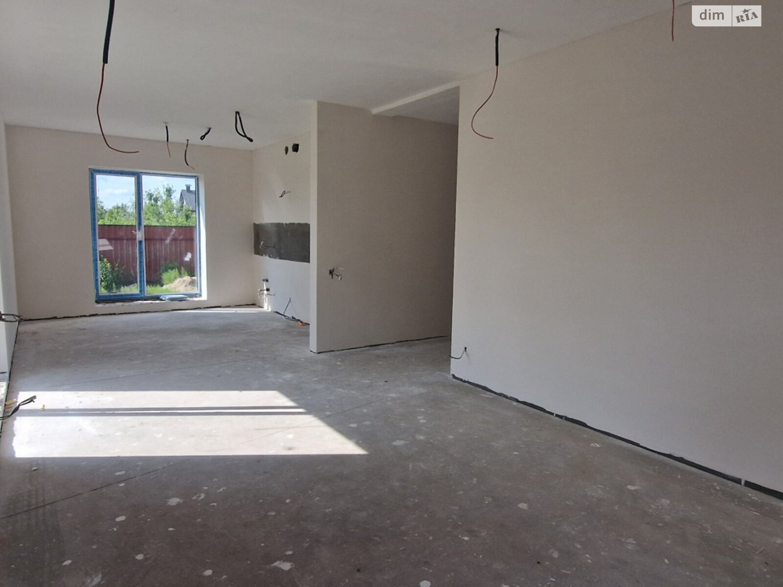 4 КІМ. БУДИНОК, ПЛОЩА - 100 м², ЦІНА - 76 900 $
