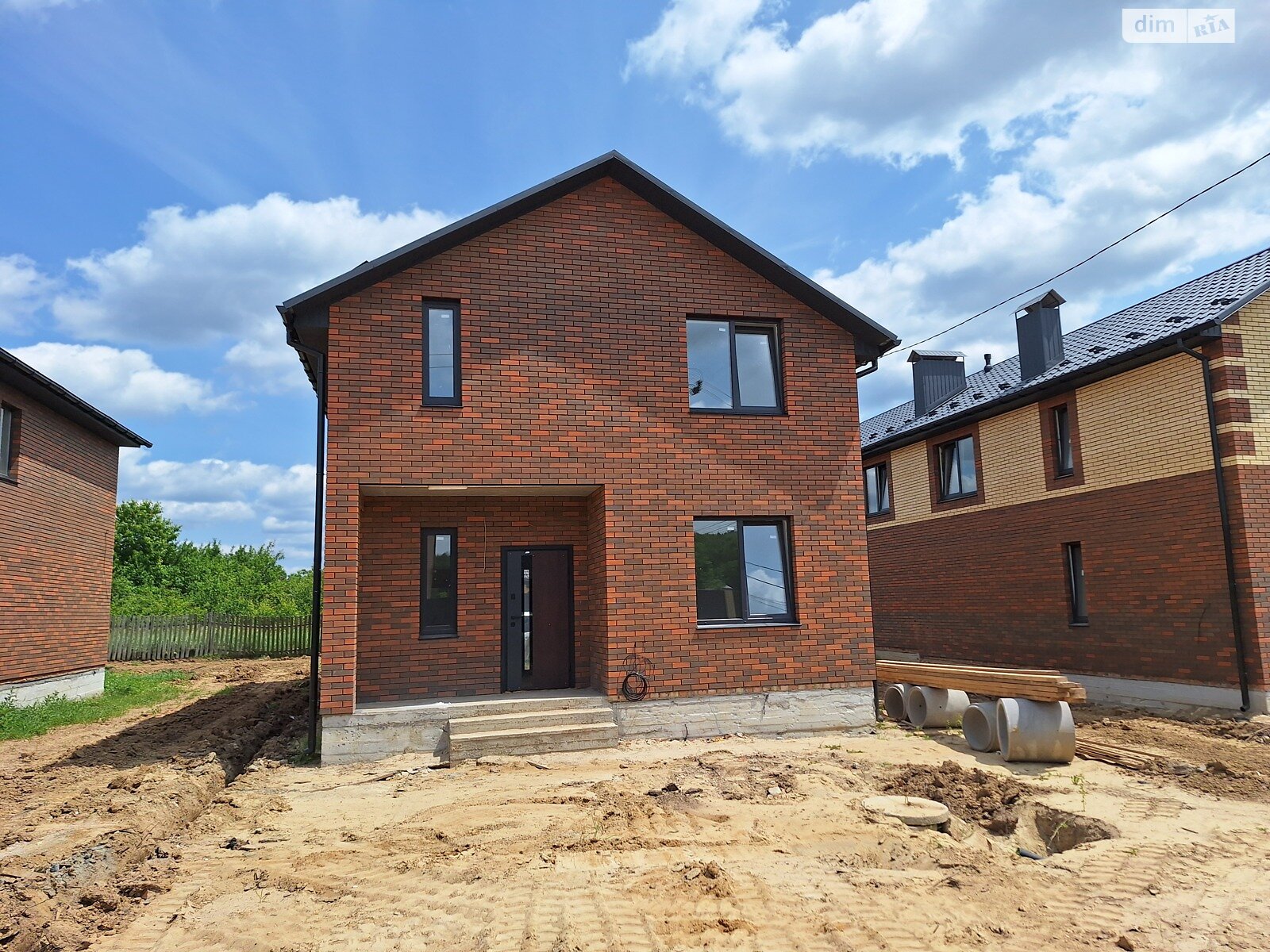 4 КІМ. БУДИНОК, ПЛОЩА - 123 м², ЦІНА - 93 000 $
