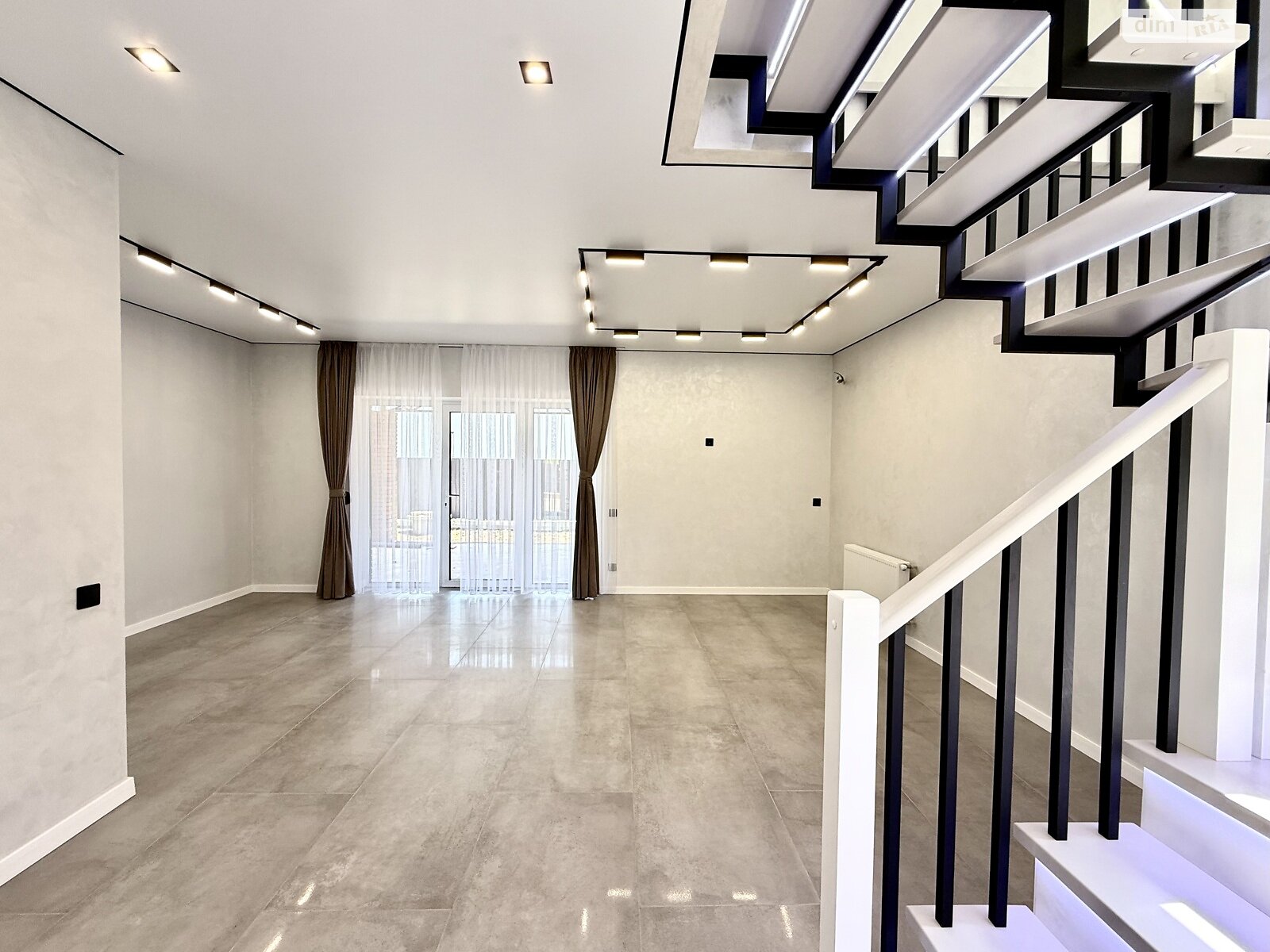 4 КІМ. БУДИНОК, ПЛОЩА - 120 м², ЦІНА - 149 000 $
, вул. Юзвинська