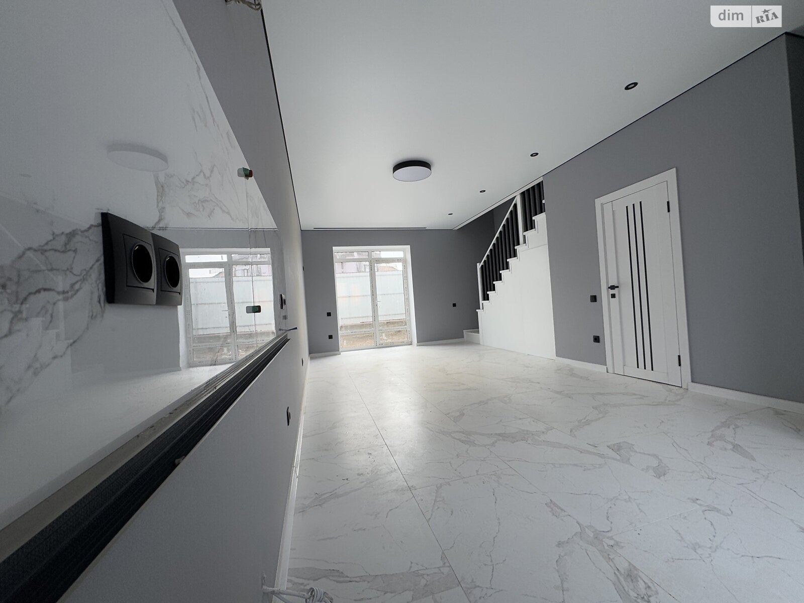 2 КІМ. ТАУНХАУС, ПЛОЩА - 70 м², ЦІНА - 73 000 $

