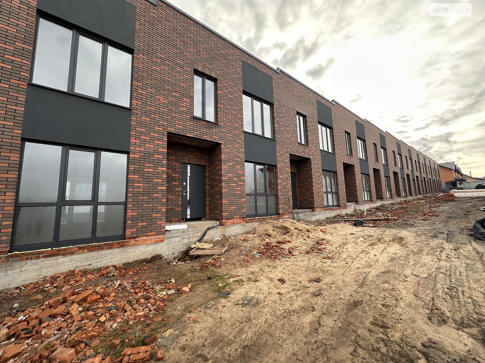 2 КІМ. ТАУНХАУС, ПЛОЩА - 76 м², ЦІНА - 62 000 $
, вул. Райдужна