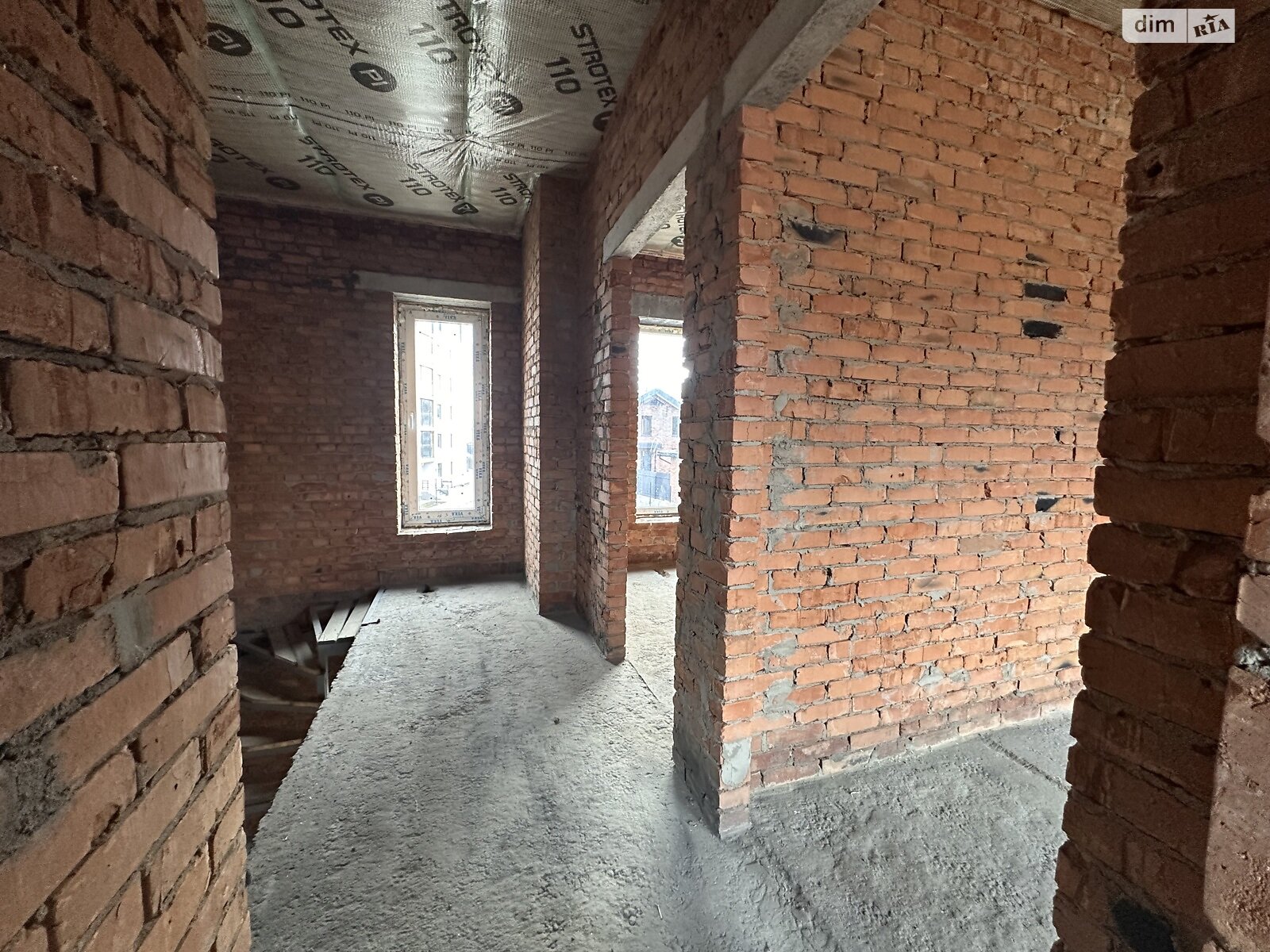 Обʼєкт нерухомості: 2 КІМ. ТАУНХАУС, ПЛОЩА - 76 м², ЦІНА - 62 000 $
, вул. Райдужна — HUBTRUST, Вінниця