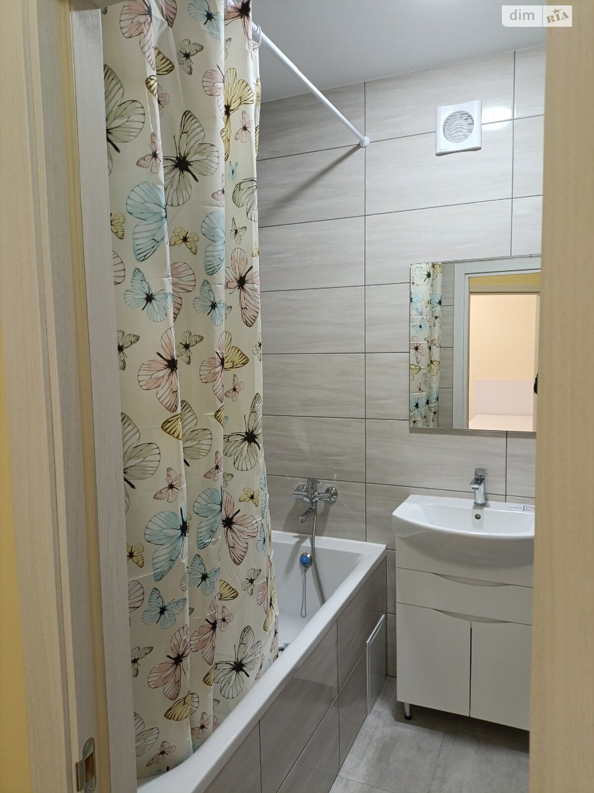 Обʼєкт нерухомості: 1 КІМ. КВАРТИРА, ПЛОЩА - 40 м², ЦІНА - 11 000 $
, вул. Алеї — HUBTRUST, Вінниця