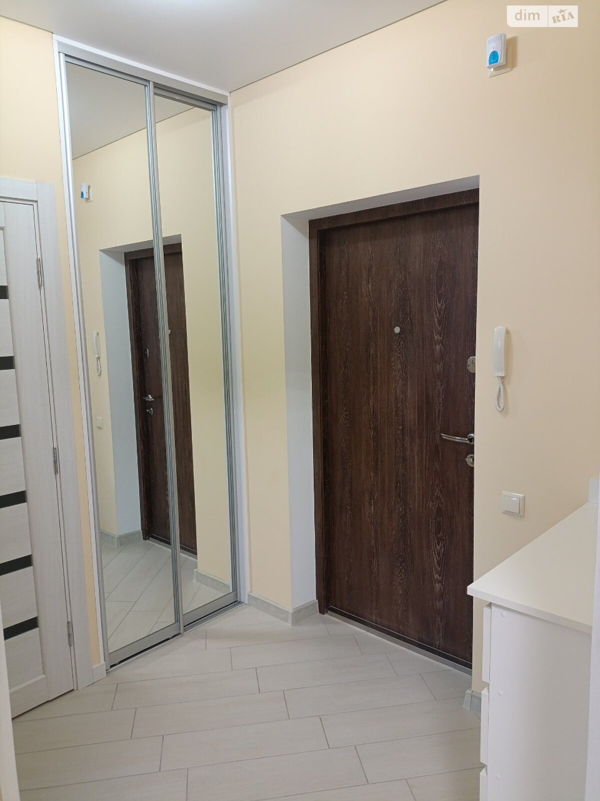 Обʼєкт нерухомості: 1 КІМ. КВАРТИРА, ПЛОЩА - 40 м², ЦІНА - 11 000 $
, вул. Алеї — HUBTRUST, Вінниця