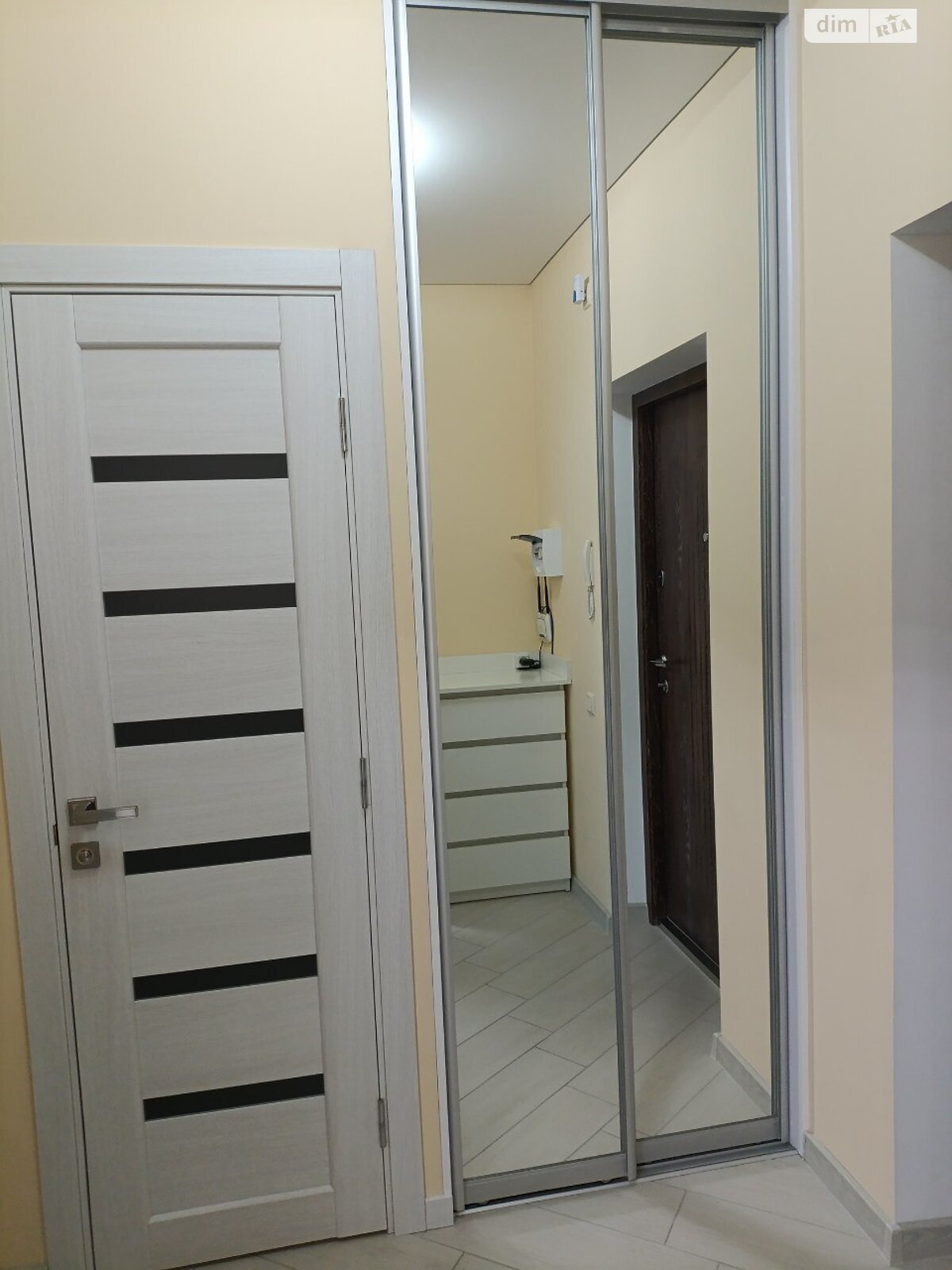 Обʼєкт нерухомості: 1 КІМ. КВАРТИРА, ПЛОЩА - 40 м², ЦІНА - 11 000 $
, вул. Алеї — HUBTRUST, Вінниця