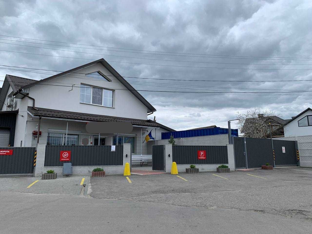 ПЛОЩА - 400 м², ЦІНА - 200 000 $
