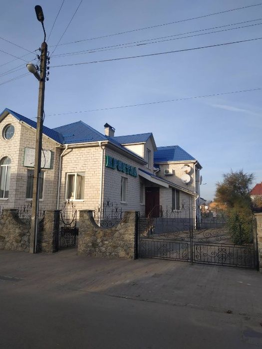 ПЛОЩА - 675 м², ЦІНА - 265 000 $
